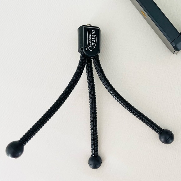 NEW Phone/Camera Holder + Mini Tripod Stand - Picture 2 of 16